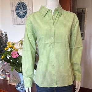 NWT northern reflections size small Green Striped Women's Button-Up Shirt